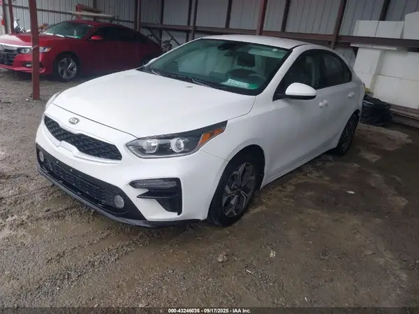 3KPF24AD7ME299335 2021 KIA FORTE - Image 2
