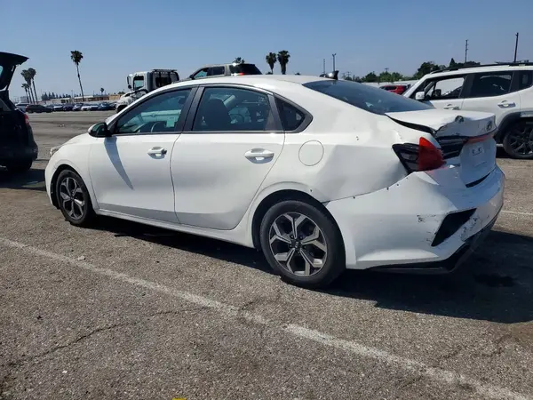 3KPF24AD7ME304033 2021 KIA FORTE - Image 2
