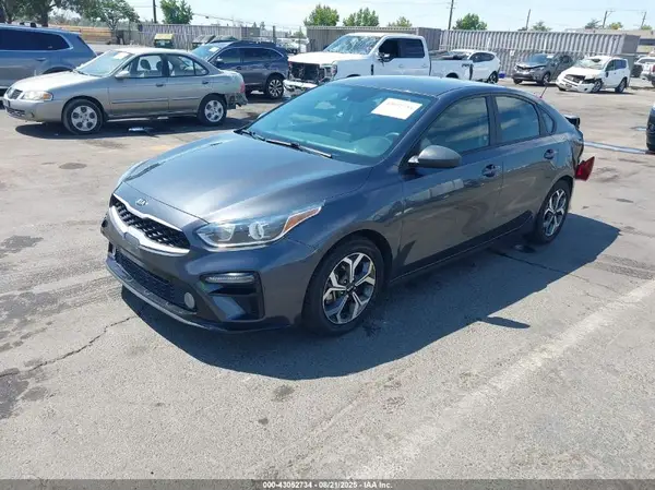 3KPF24AD7ME305084 2021 KIA FORTE - Image 2