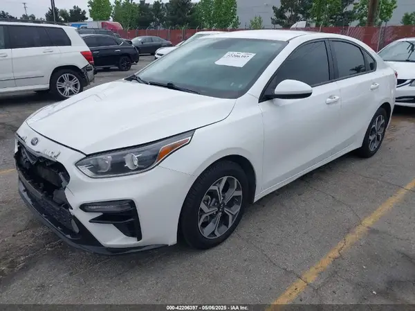 3KPF24AD7ME305117 2021 KIA FORTE - Image 2