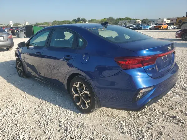 3KPF24AD7ME305960 2021 KIA FORTE - Image 2