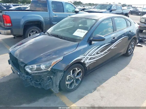 3KPF24AD7ME306509 2021 KIA FORTE - Image 2