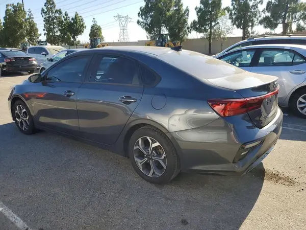 3KPF24AD7ME307384 2021 KIA FORTE - Image 2