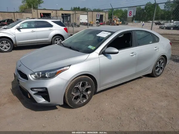 3KPF24AD7ME310009 2021 KIA FORTE - Image 2