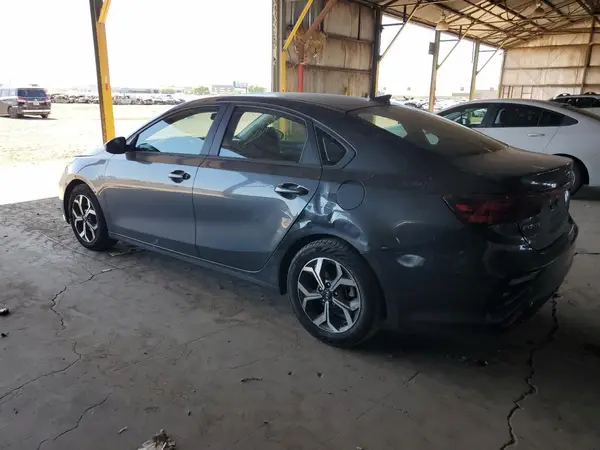3KPF24AD7ME310558 2021 KIA FORTE - Image 2