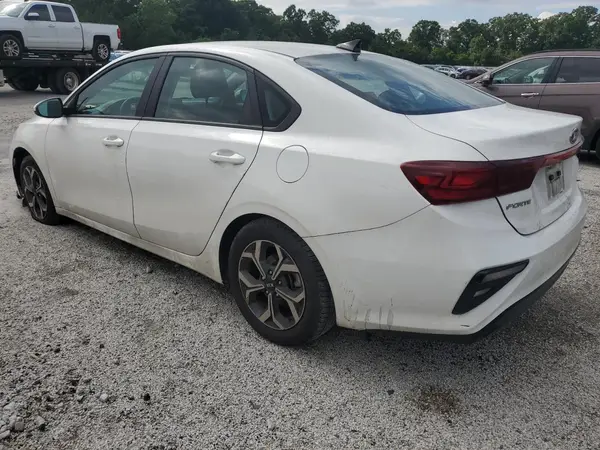 3KPF24AD7ME312374 2021 KIA FORTE - Image 2