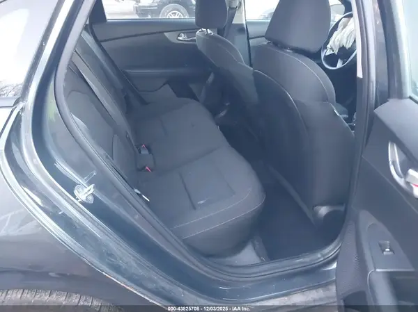 3KPF24AD7ME313590 2021 KIA FORTE - Image 8