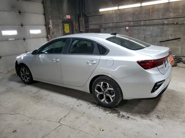 3KPF24AD7ME313802 2021 KIA FORTE - Image 2