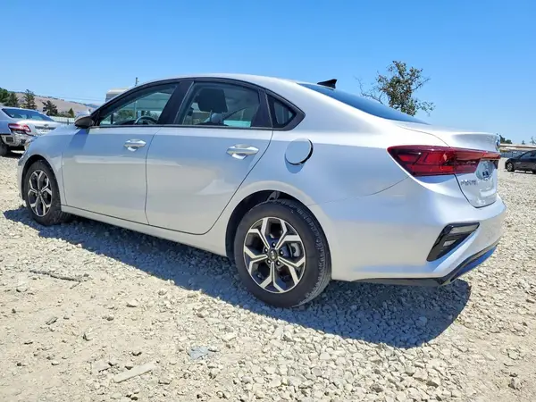 3KPF24AD7ME315677 2021 KIA FORTE - Image 2
