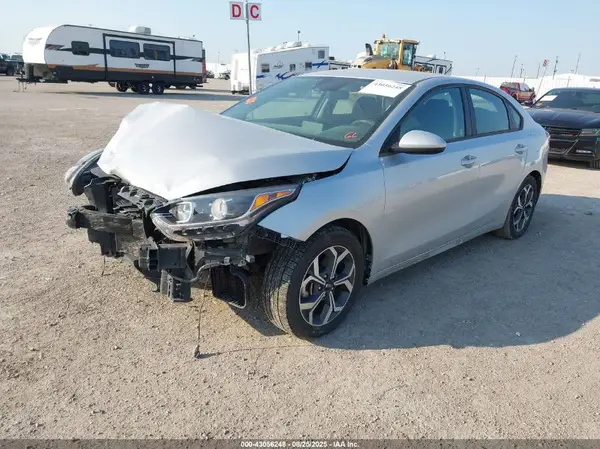 3KPF24AD7ME317557 2021 KIA FORTE - Image 2