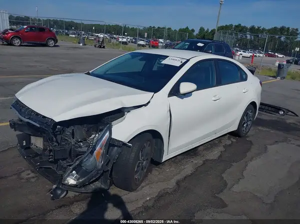 3KPF24AD7ME317767 2021 KIA FORTE - Image 2