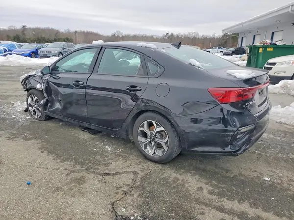 3KPF24AD7ME318031 2021 KIA FORTE - Image 2