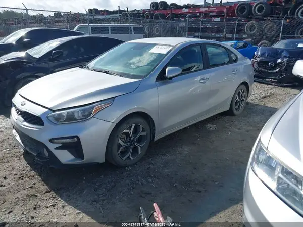 3KPF24AD7ME318479 2021 KIA FORTE - Image 2