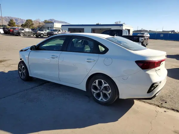 3KPF24AD7ME322998 2021 KIA FORTE - Image 2