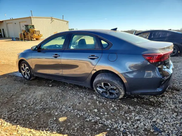 3KPF24AD7ME324685 2021 KIA FORTE - Image 2