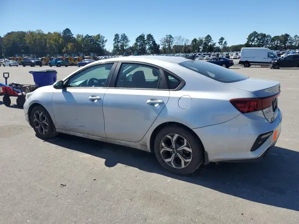 3KPF24AD7ME325688 2021 KIA FORTE - Image 2