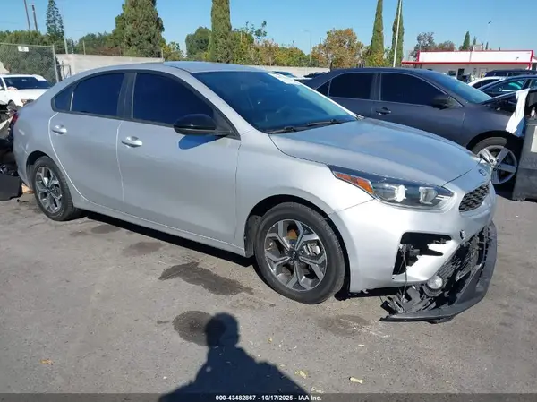 3KPF24AD7ME327084 2021 KIA FORTE
