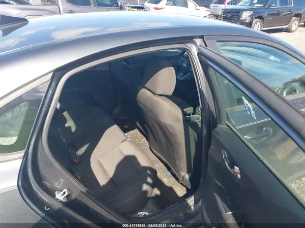 3KPF24AD7ME329787 2021 KIA FORTE - Image 8