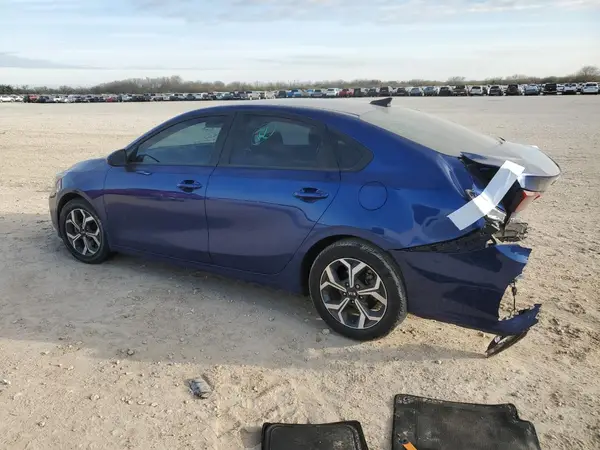3KPF24AD7ME330373 2021 KIA FORTE - Image 2