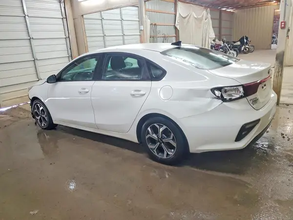 3KPF24AD7ME331068 2021 KIA FORTE - Image 2