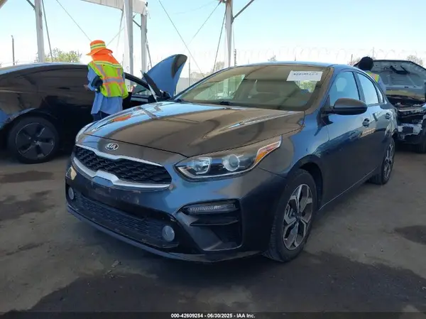 3KPF24AD7ME331653 2021 KIA FORTE - Image 2