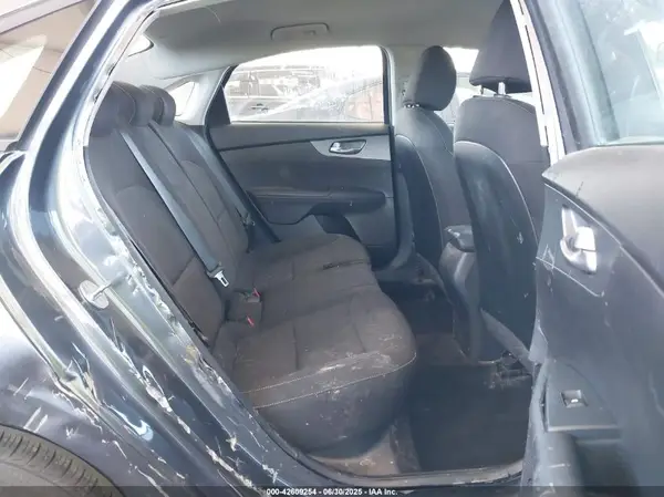 3KPF24AD7ME331653 2021 KIA FORTE - Image 8