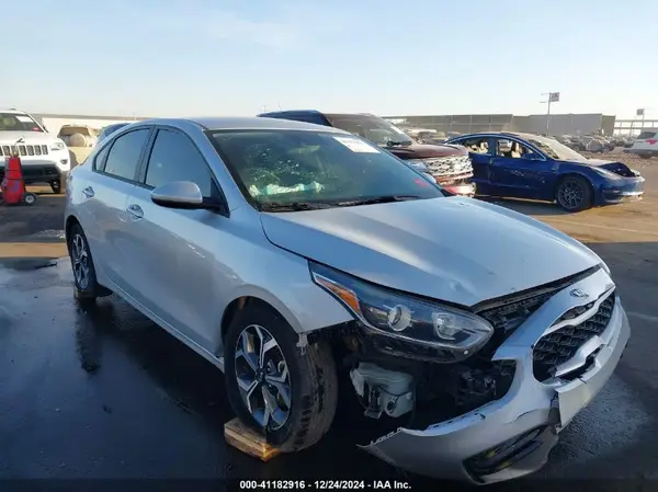 3KPF24AD7ME334469 2021 KIA FORTE - Image 1