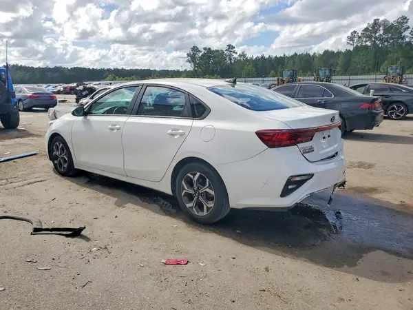 3KPF24AD7ME337713 2021 KIA FORTE - Image 2