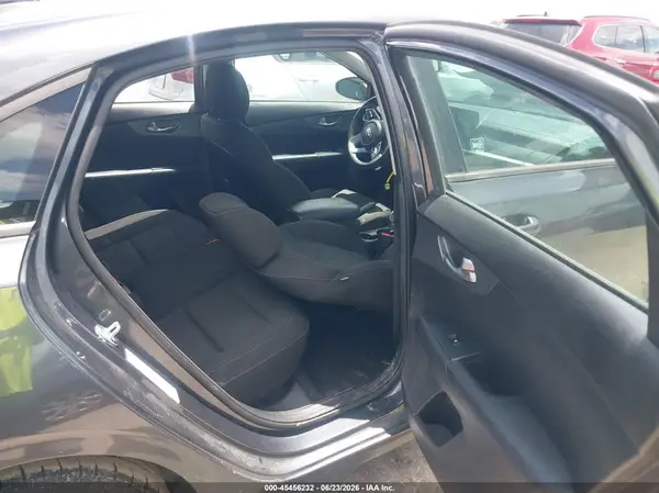 3KPF24AD7ME337758 2021 KIA FORTE - Image 8