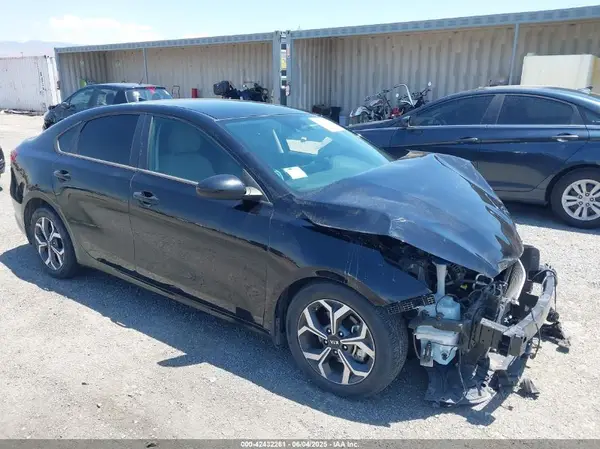 3KPF24AD7ME341566 2021 KIA FORTE - Image 1