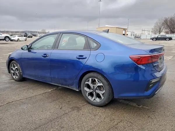 3KPF24AD7ME346072 2021 KIA FORTE - Image 2