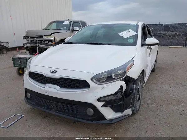 3KPF24AD7ME348095 2021 KIA FORTE - Image 2