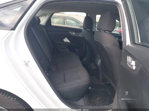 3KPF24AD7ME349327 2021 KIA FORTE - Image 8