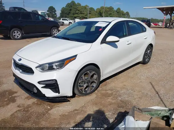 3KPF24AD7ME349358 2021 KIA FORTE - Image 2