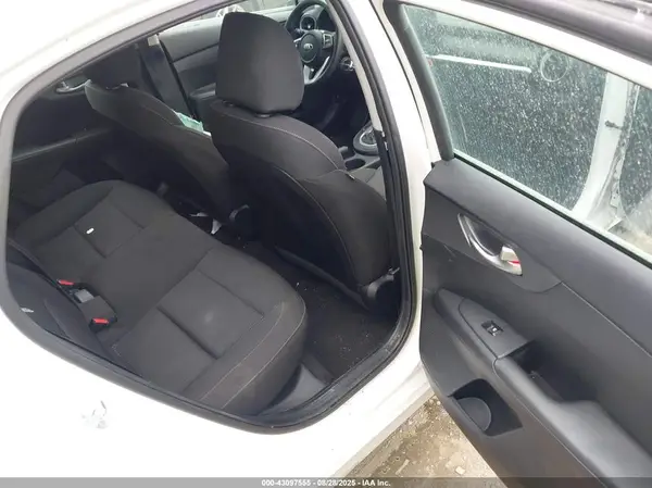 3KPF24AD7ME350672 2021 KIA FORTE - Image 8