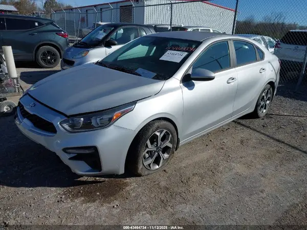 3KPF24AD7ME350865 2021 KIA FORTE - Image 2