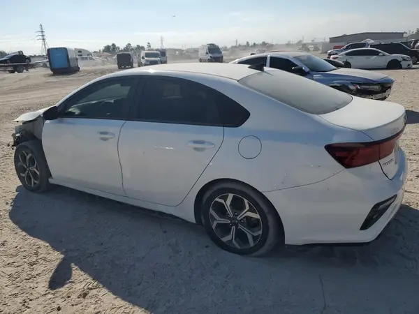 3KPF24AD7ME357833 2021 KIA FORTE - Image 2