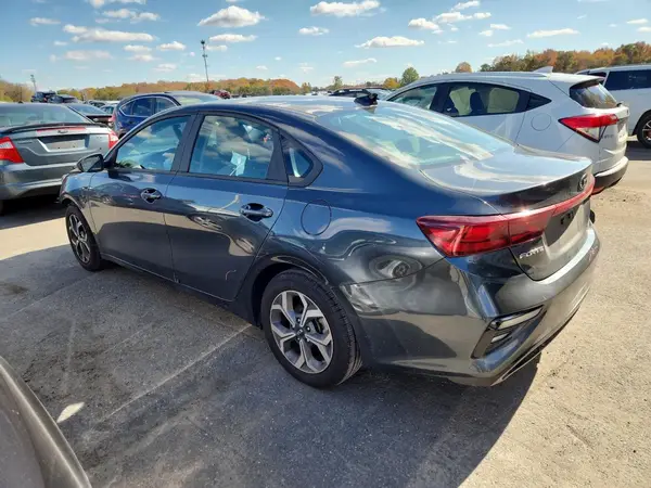 3KPF24AD7ME361512 2021 KIA FORTE - Image 2