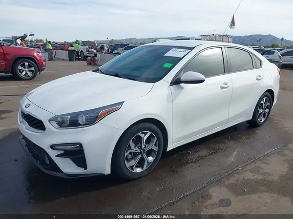 3KPF24AD7ME362515 2021 KIA FORTE - Image 2