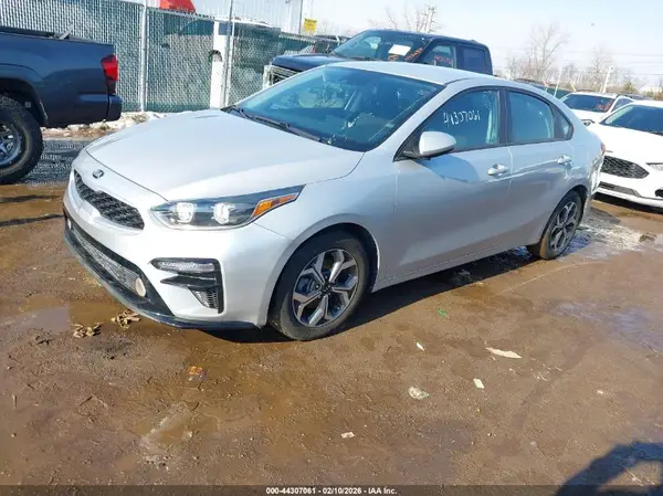 3KPF24AD7ME362658 2021 KIA FORTE - Image 2