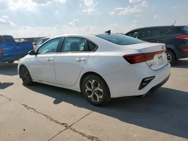 3KPF24AD7ME368976 2021 KIA FORTE - Image 2