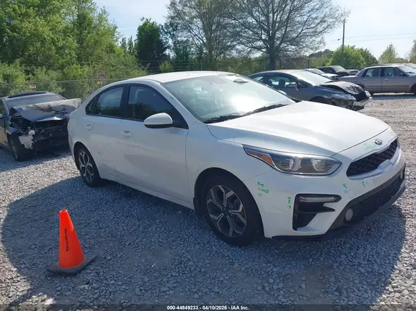3KPF24AD7ME372056 2021 KIA FORTE - Image 1