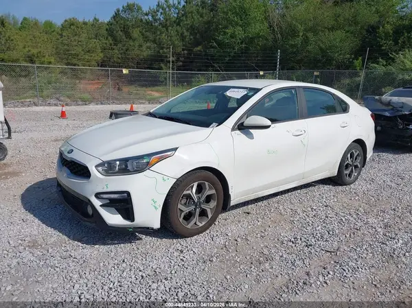 3KPF24AD7ME372056 2021 KIA FORTE - Image 2