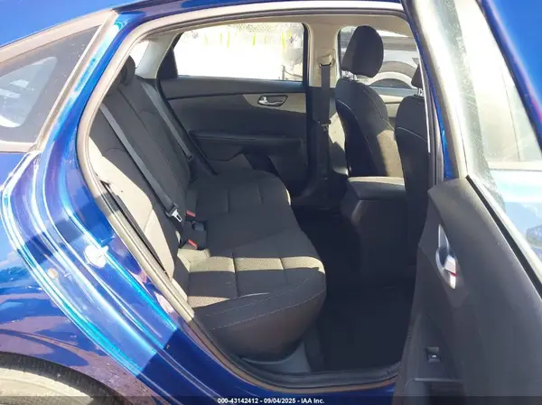 3KPF24AD7ME372672 2021 KIA FORTE - Image 8