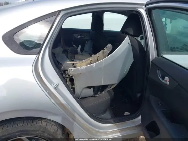 3KPF24AD7ME378066 2021 KIA FORTE - Image 8