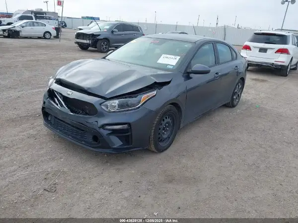 3KPF24AD7ME380027 2021 KIA FORTE - Image 2
