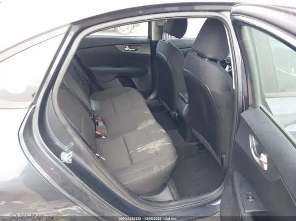 3KPF24AD7ME380027 2021 KIA FORTE - Image 8
