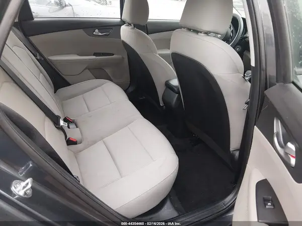 3KPF24AD7ME381453 2021 KIA FORTE - Image 8
