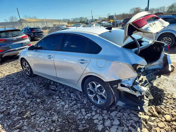 3KPF24AD7ME386653 2021 KIA FORTE - Image 2