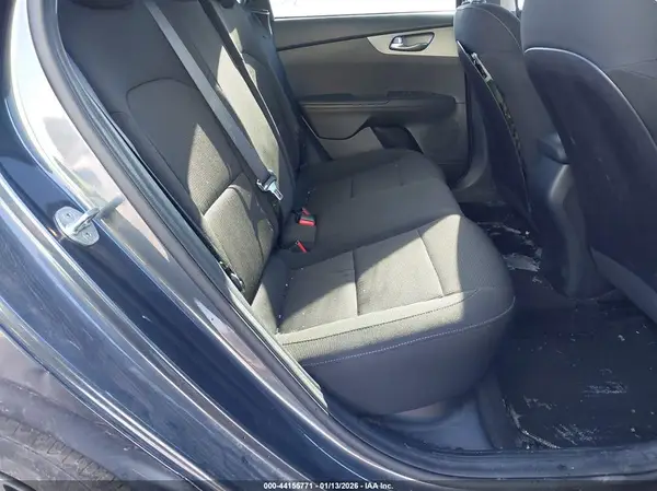 3KPF24AD7ME386703 2021 KIA FORTE - Image 8